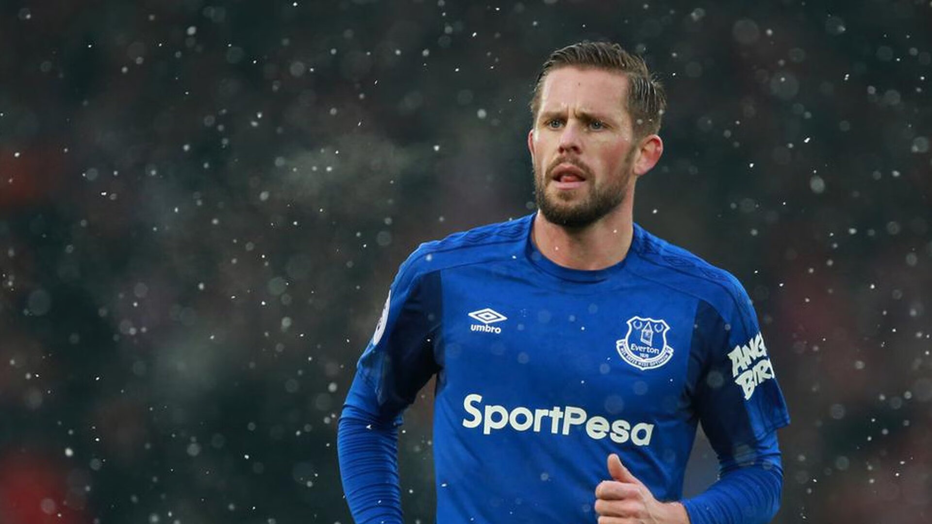 莱比锡红牛斩落巴黎,阿拉巴成为关键先生,一场战术与意志的胜利